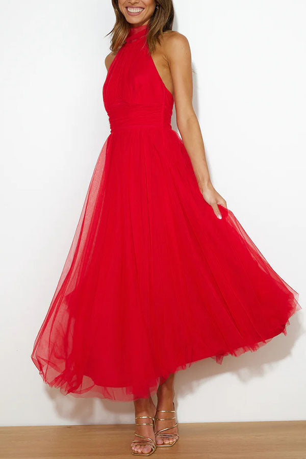 Feminines Sommerkleid mit fließendem Rock & eleganter Silhouette