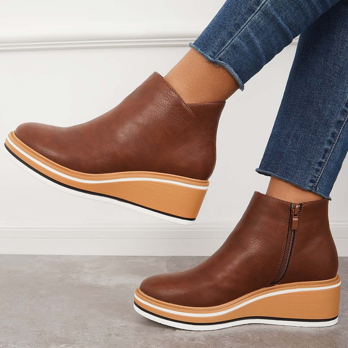 W&W - Stilvolle Stiefeletten mit Zipper und Plateau