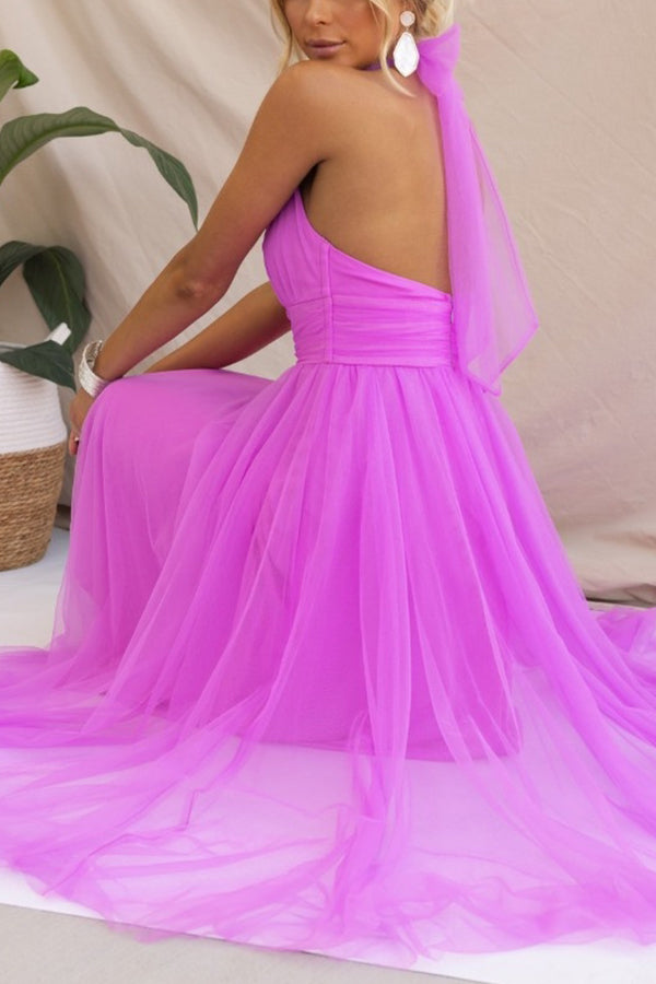 Feminines Sommerkleid mit fließendem Rock & eleganter Silhouette