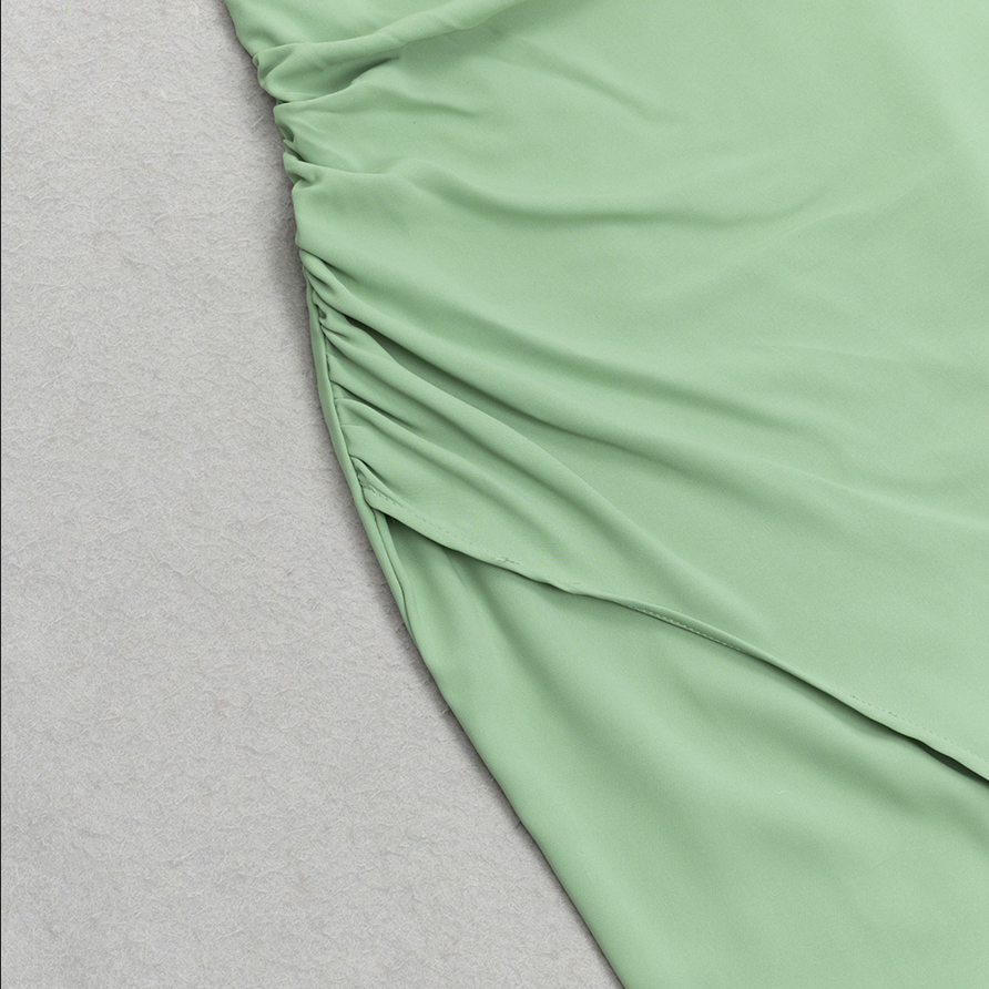 Asymmetrisches, figurbetontes Midikleid mit Drapierungsdetail | Grün