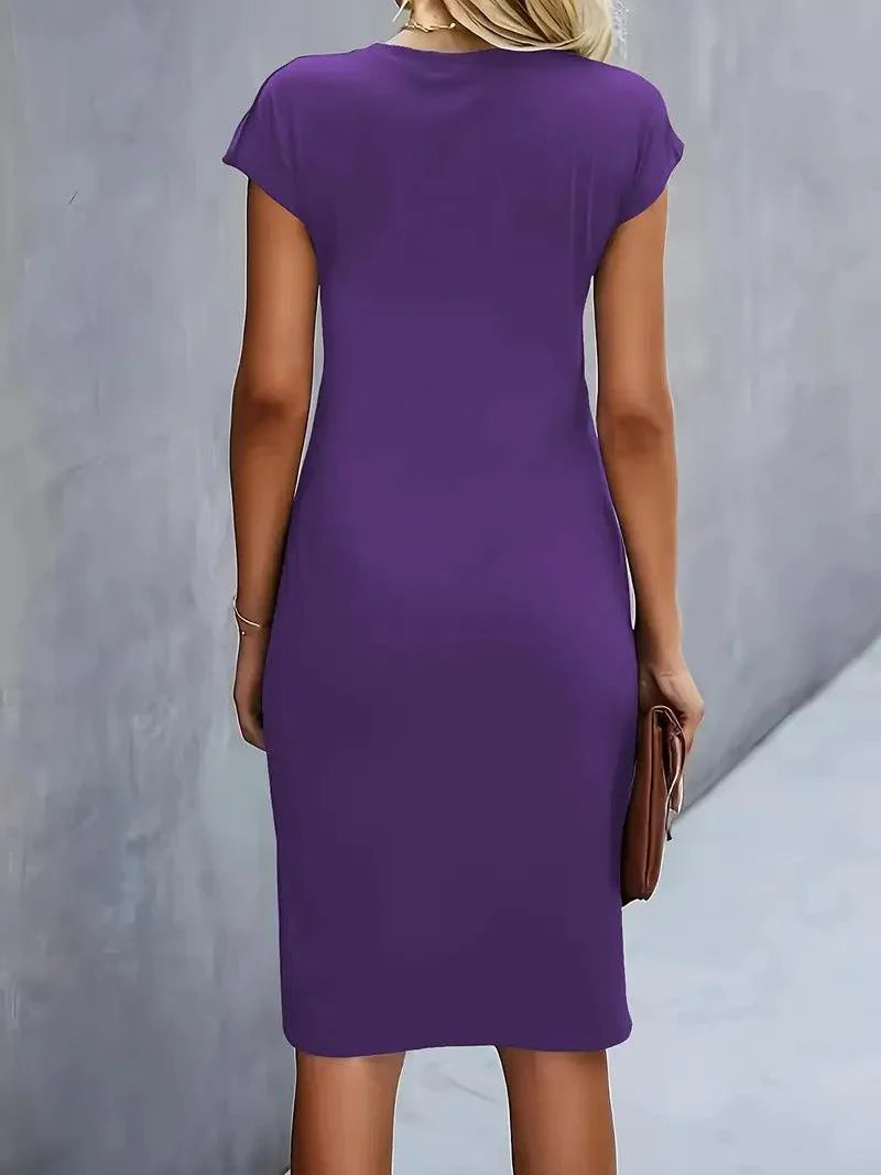 WW | Stilvolles Schmales Kleid Mit Rundhalsausschnitt