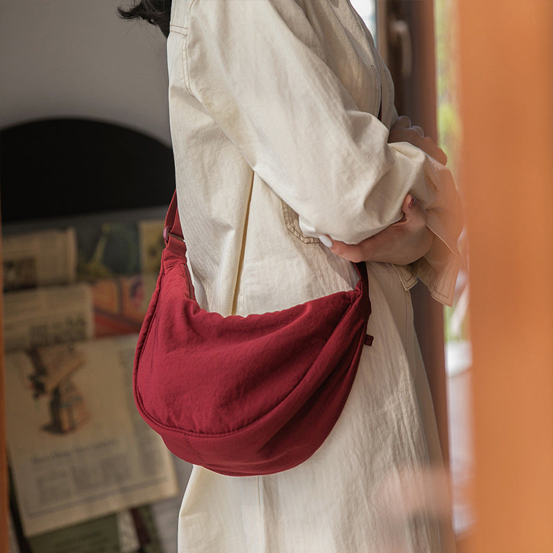 Halbmond-Crossbody-Tasche