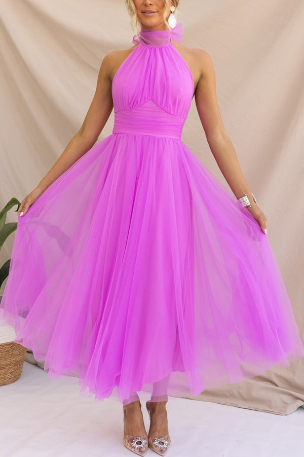 Feminines Sommerkleid mit fließendem Rock & eleganter Silhouette