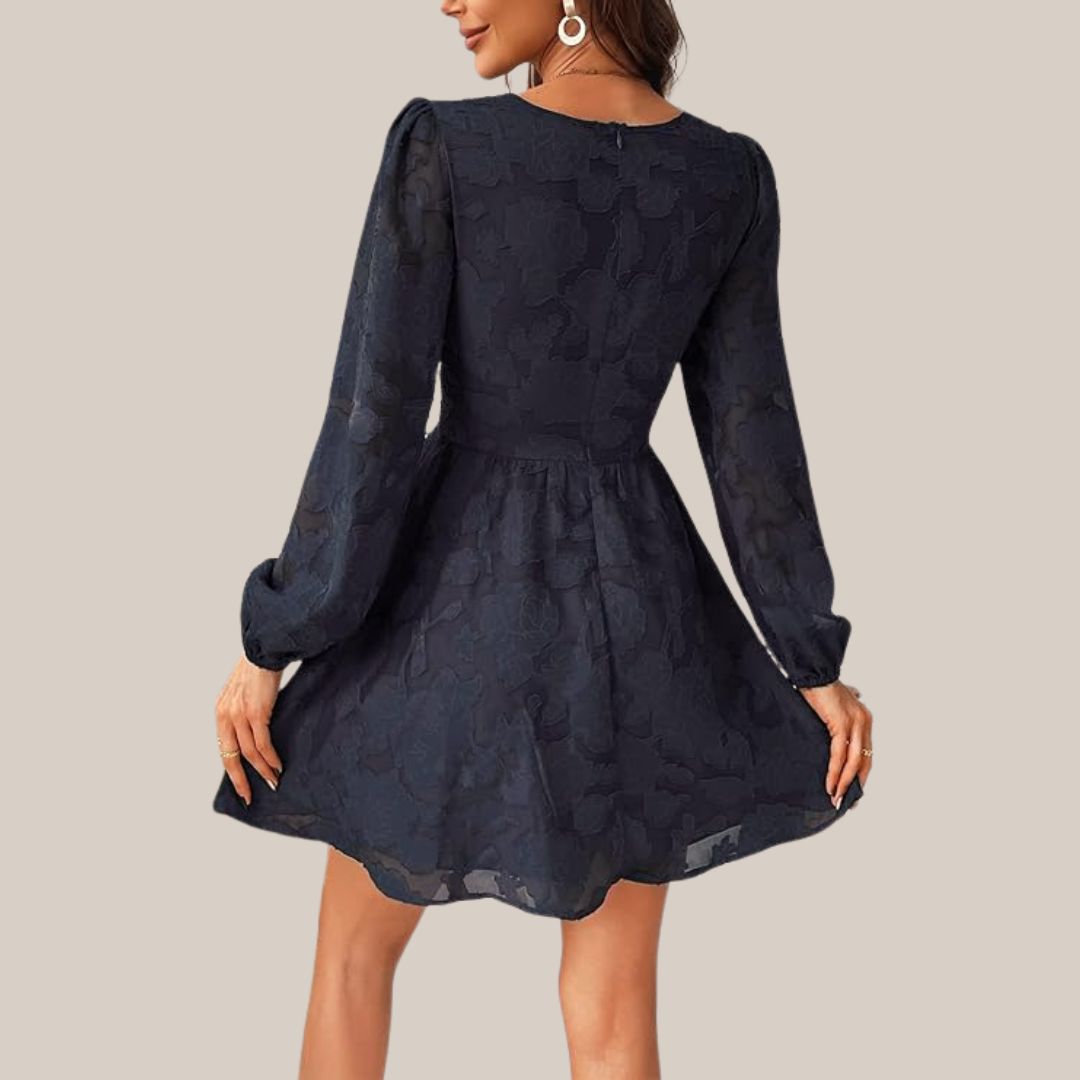 WW | Schickes Langarmkleid mit tiefem V-Ausschnitt