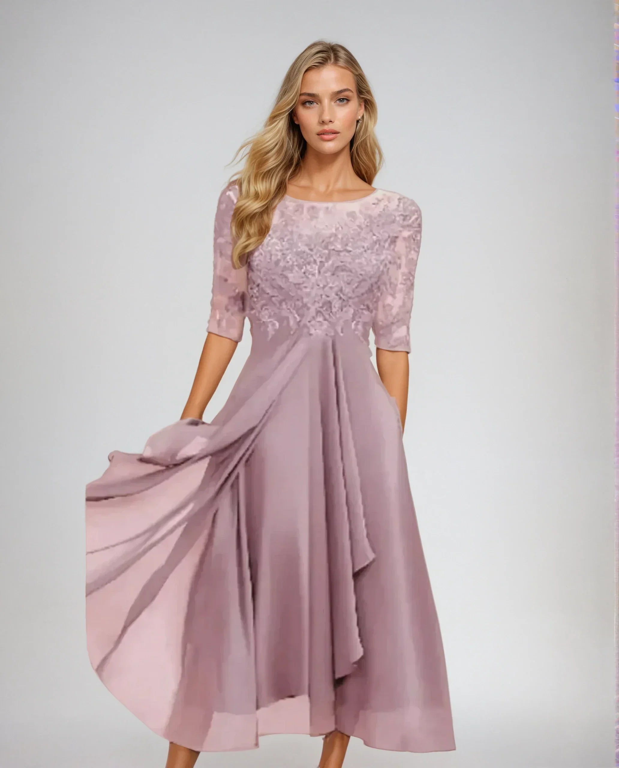 WW | Anmutiges Detailliertes Fließendes Kleid
