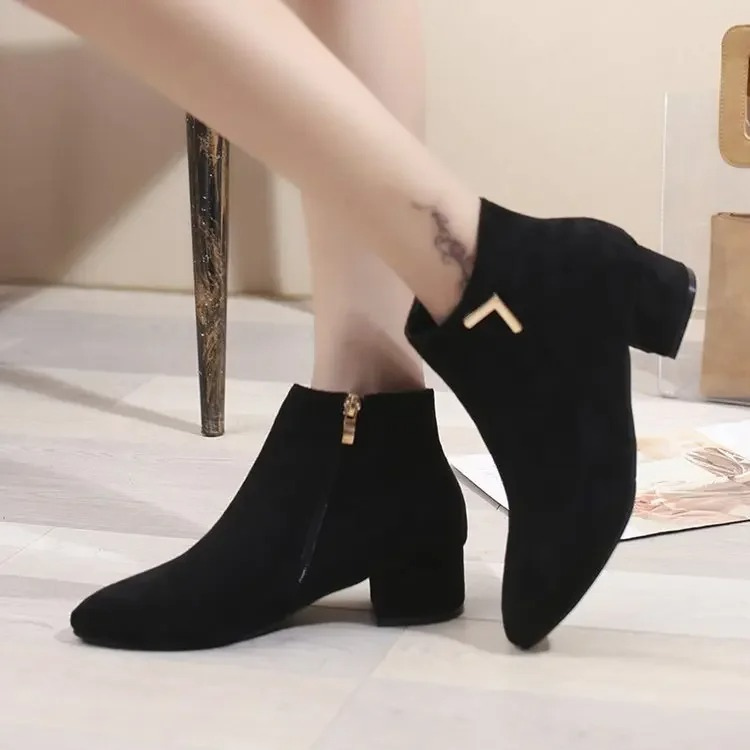 WW | Stiefeletten Mit Spitzem Schuh Und Seitenreißverschluss Damen Stiefeletten