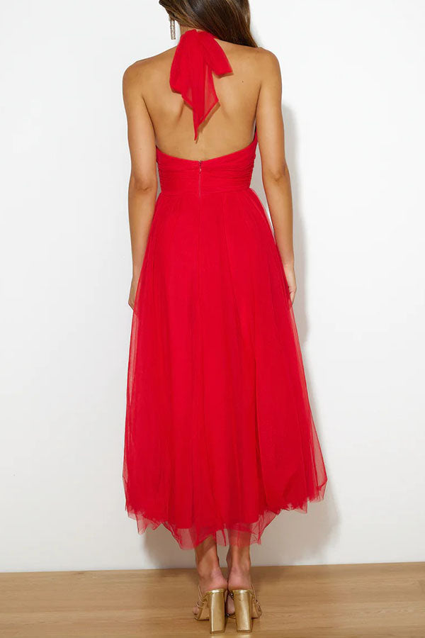 Feminines Sommerkleid mit fließendem Rock & eleganter Silhouette