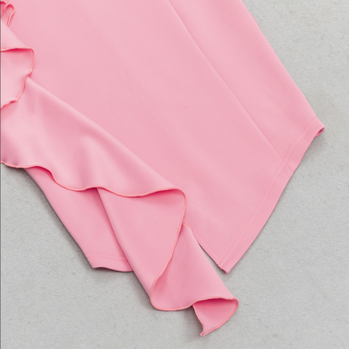 Asymmetrisches, figurbetontes Midikleid mit Rüschenkragen | Rosa