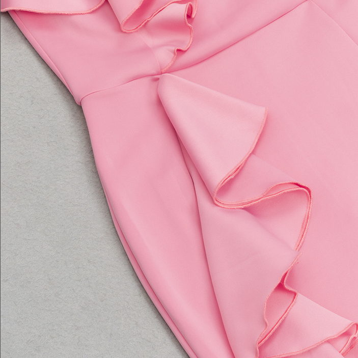 Asymmetrisches, figurbetontes Midikleid mit Rüschenkragen | Rosa