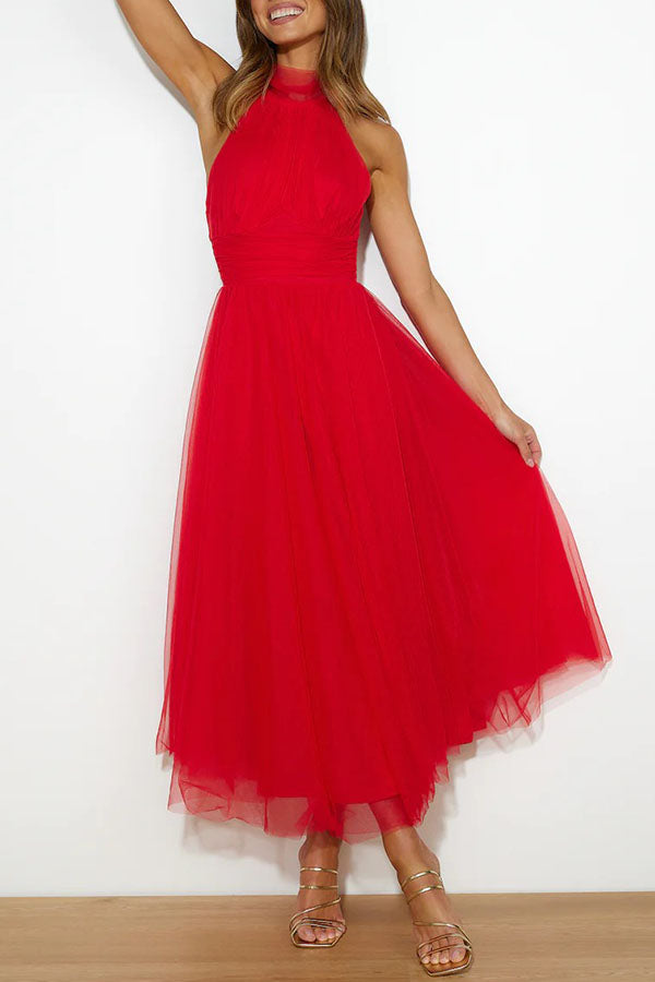 Feminines Sommerkleid mit fließendem Rock & eleganter Silhouette
