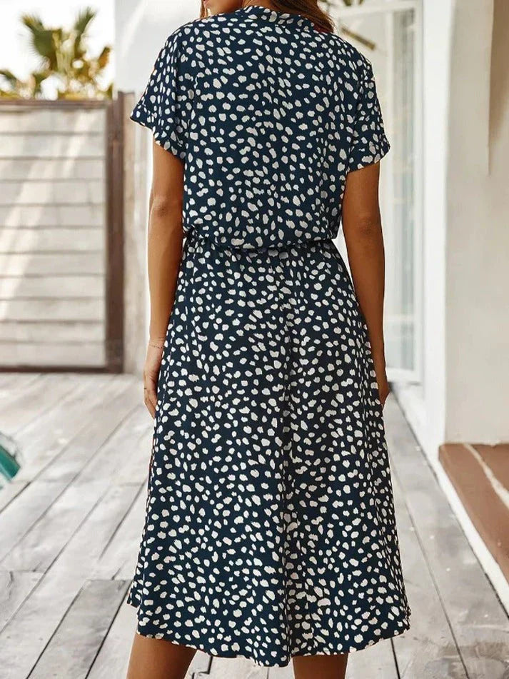WW - Elegantes kurzärmliges Hemdblusenkleid mit Polka Dots und Kordelzug in der Taille