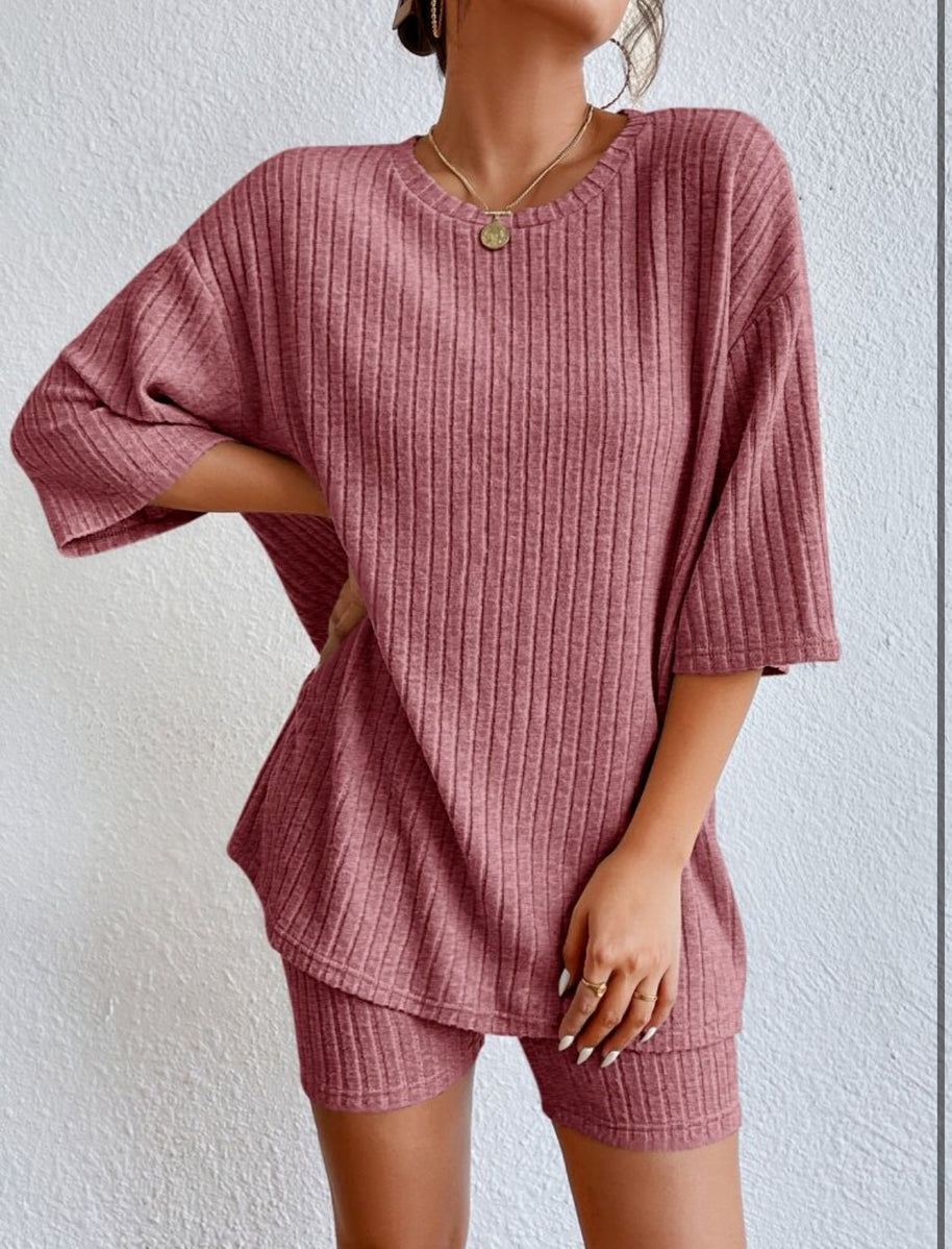 Damen komfortables Kurzarm Set mit Rippstrick und relaxed Schnitt WW