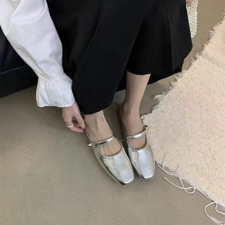 Damen Stilvolle Ballerinas mit glänzendem Obermaterial und eleganter Schnalle W&W