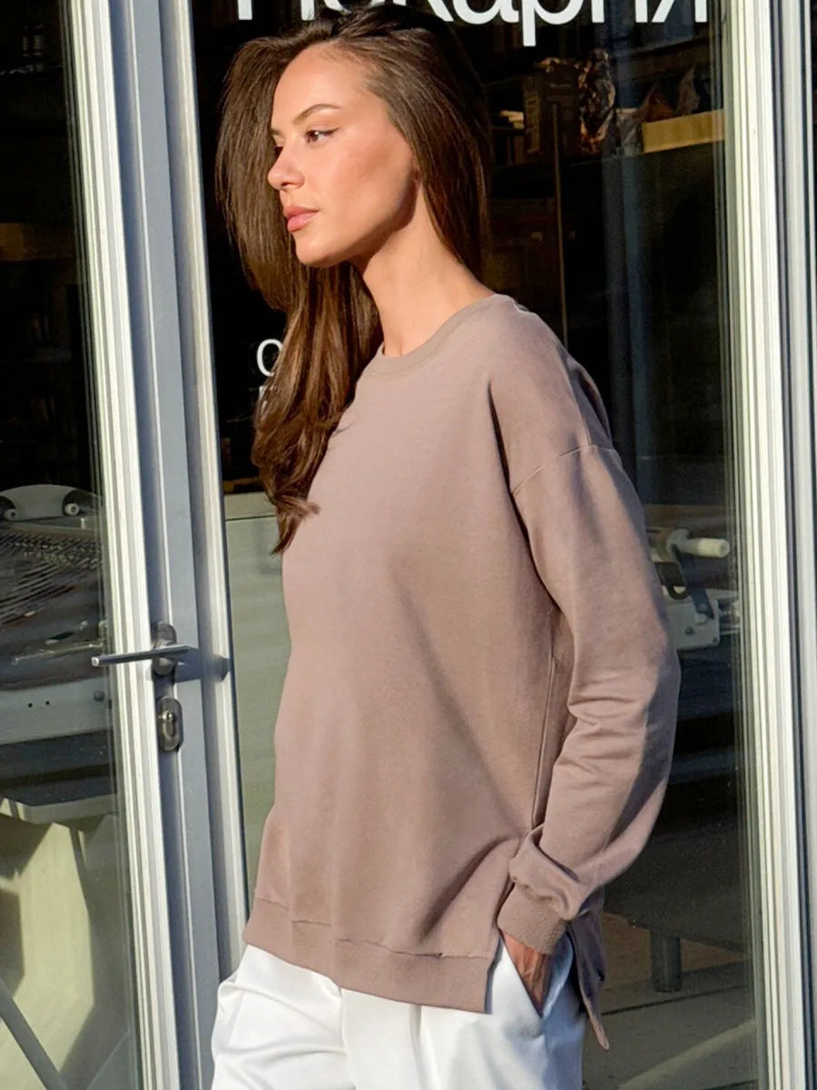 Damen bequemer Sweatshirt mit seitlichen Schlitzen WW