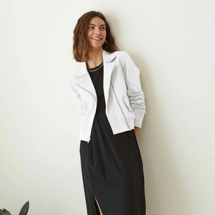 Damen Bikerjacke aus edlem Kunstleder mit modernem Schnitt und feiner Textur WW