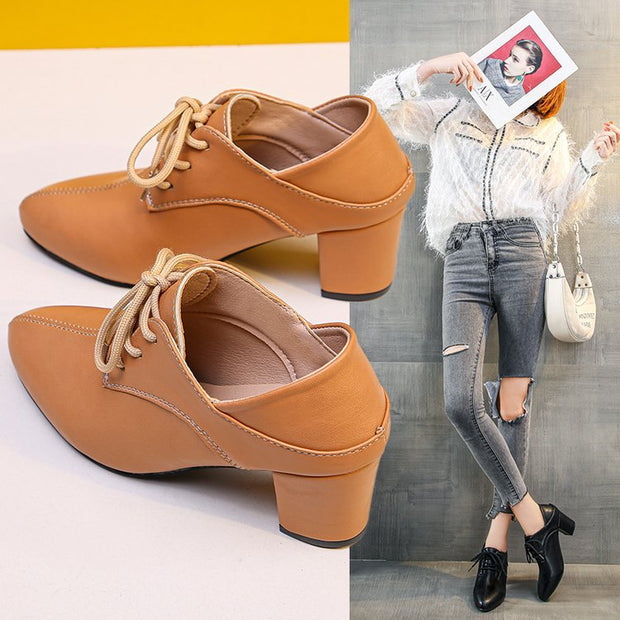 Damen Schnürschuhe mit Blockabsatz und modischem Design W&W