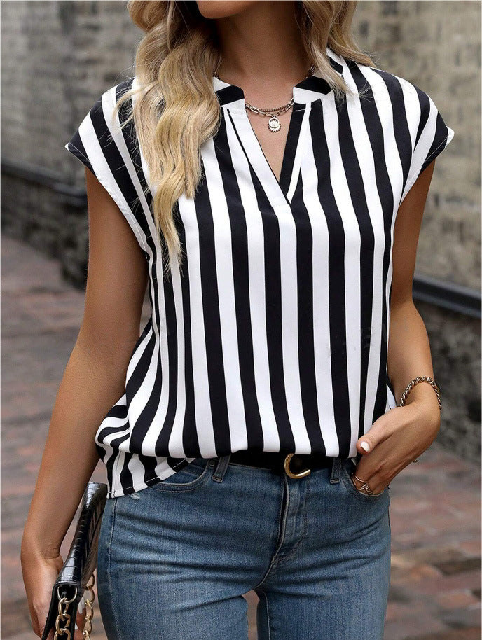 Damen Bluse im elegant gestreiften Design mit modernem V-Ausschnitt und kurzen Ärmeln WW