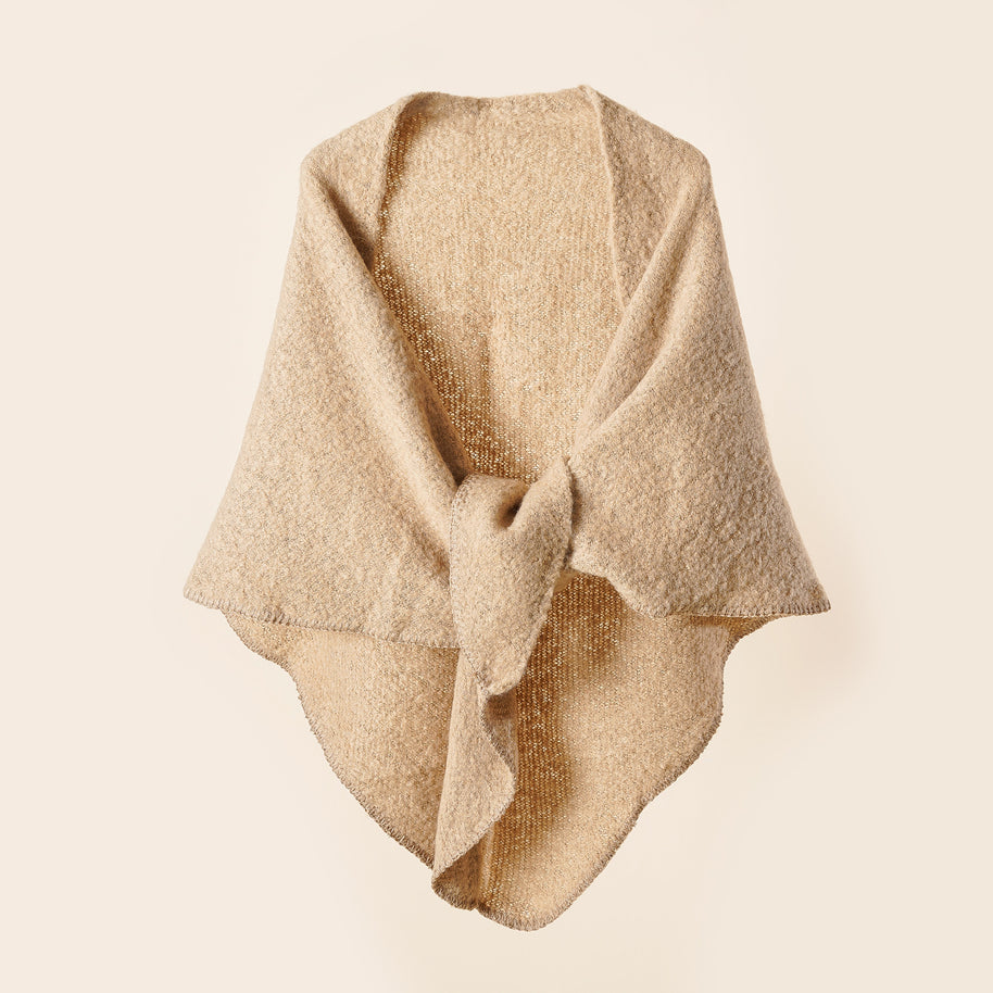 Damen Kuscheliger Wickelponcho mit modernen Fransen und elegantem Design WW