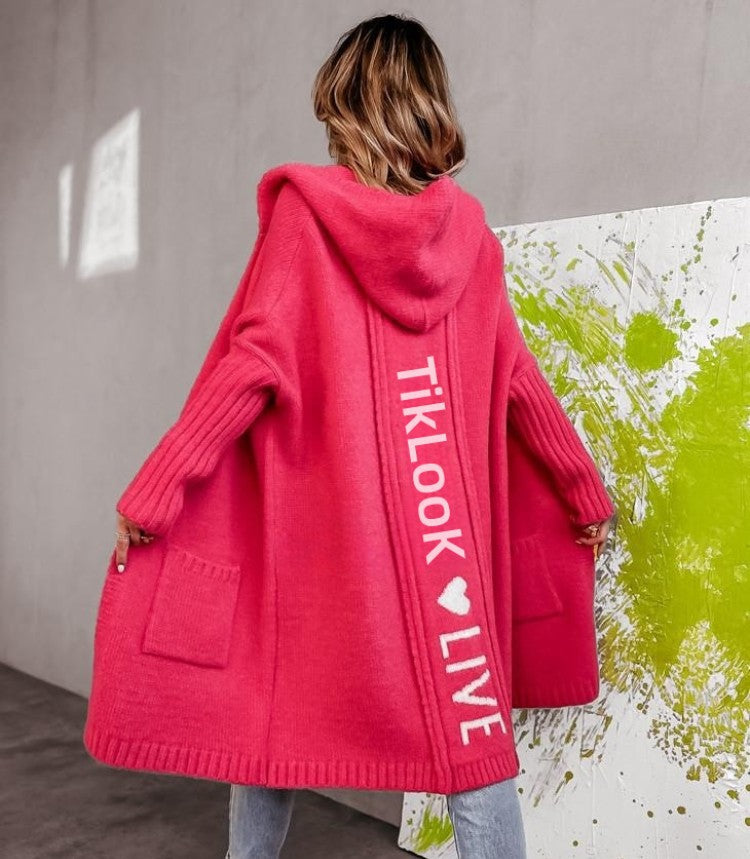 Damen Strickjacke mit Kapuze und innovativem Schriftzug WW