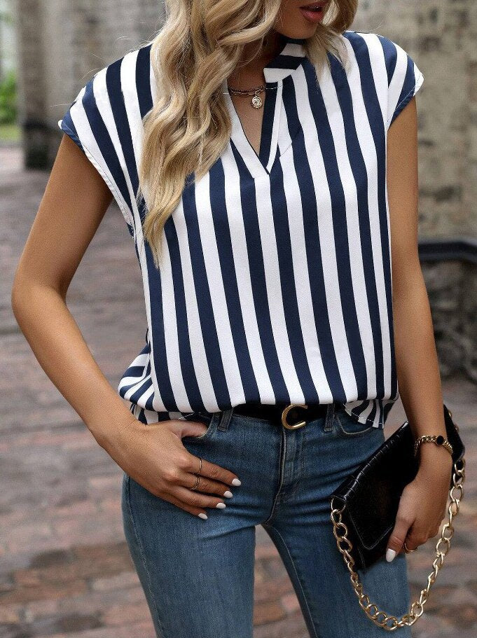 Damen Bluse im elegant gestreiften Design mit modernem V-Ausschnitt und kurzen Ärmeln WW