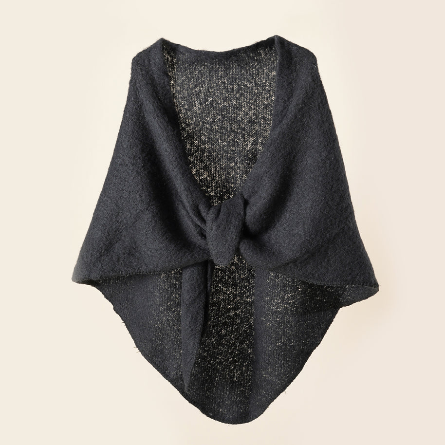 Damen Kuscheliger Wickelponcho mit modernen Fransen und elegantem Design WW