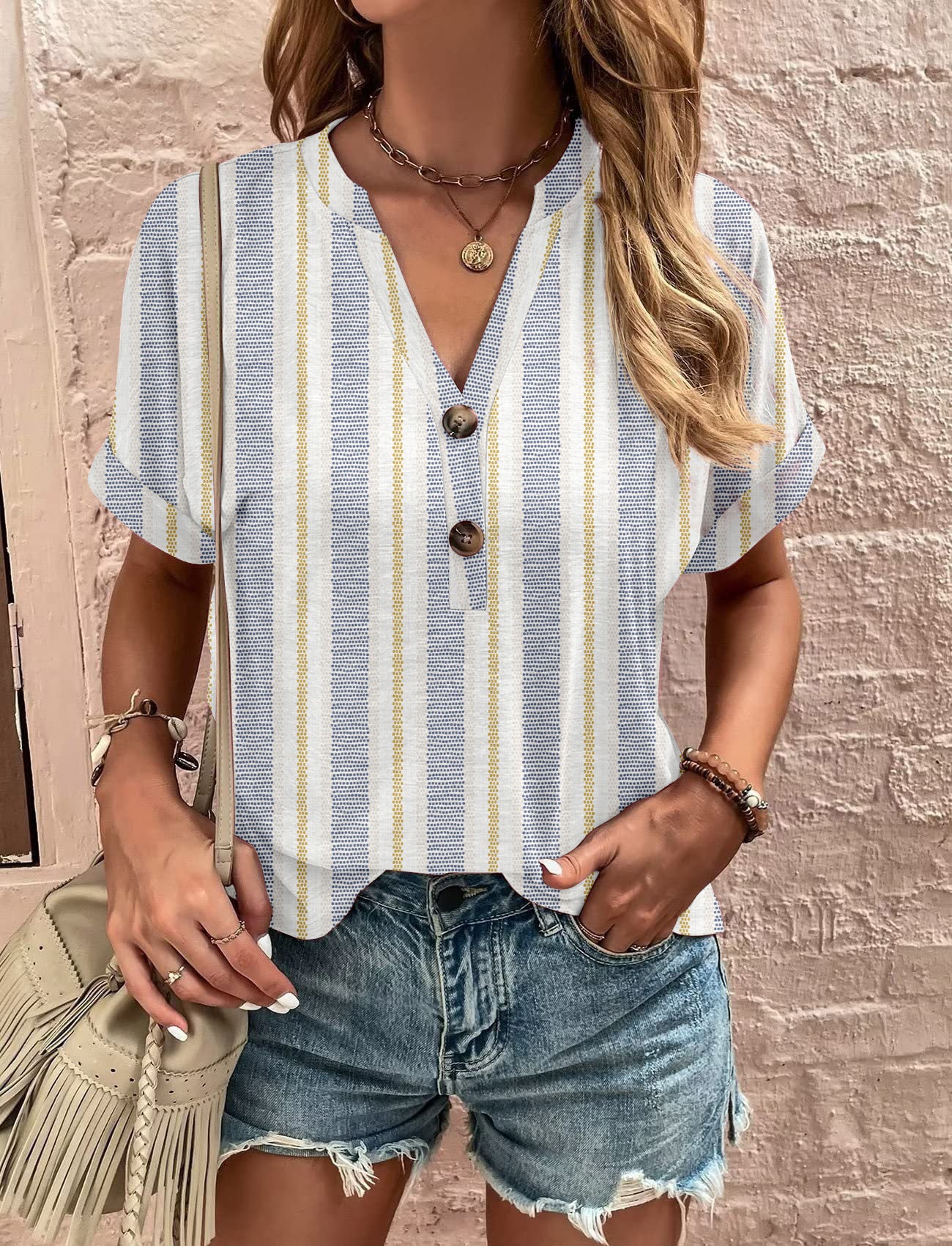 Damen lässiges kurzärmliges Blusenshirt mit verspieltem Paisleymuster und modernen Knopfdetails WW