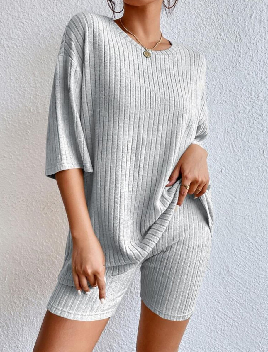 Damen komfortables Kurzarm Set mit Rippstrick und relaxed Schnitt WW