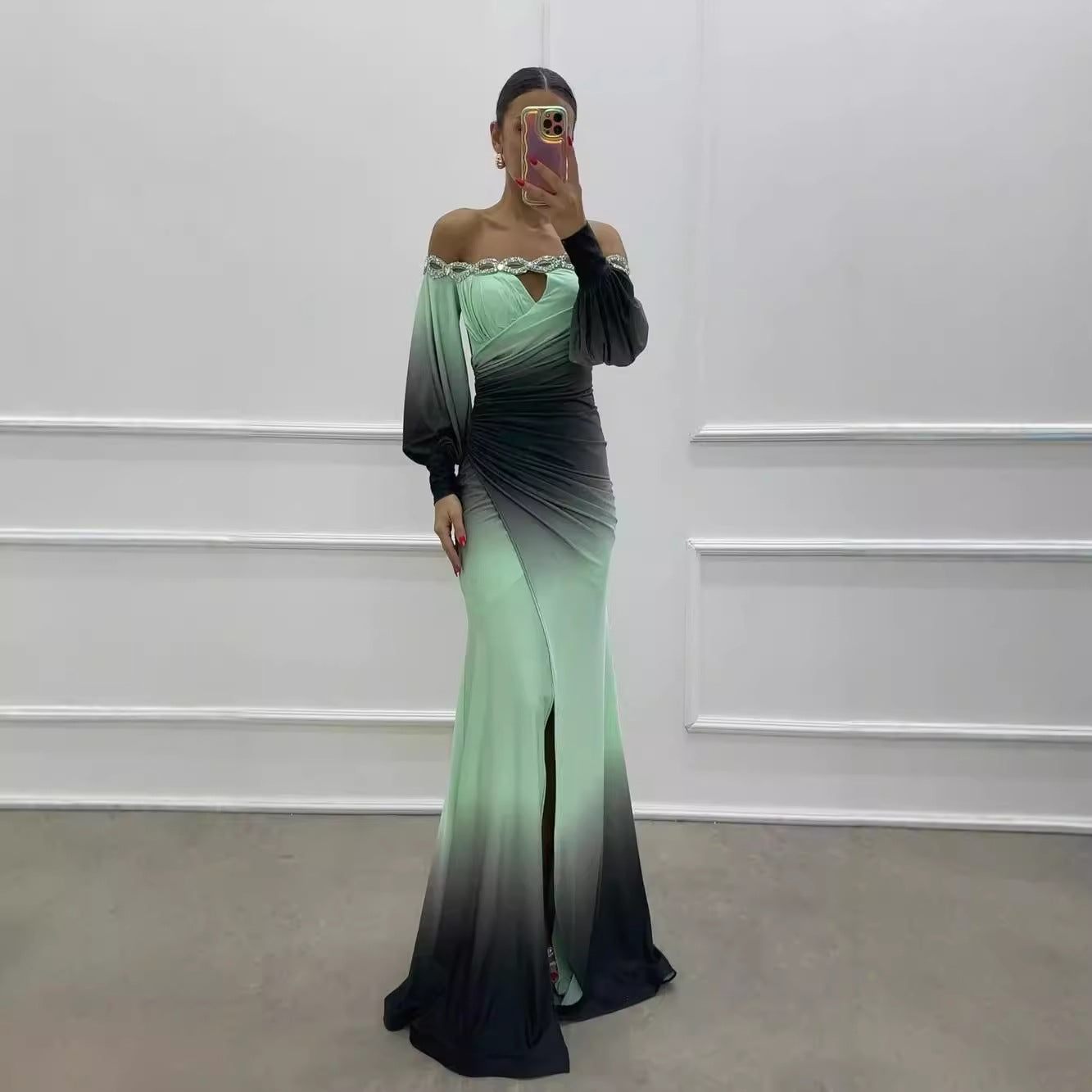 WW | Partykleid mit Camisole und positioniertem Schlitz in großer A-Linie