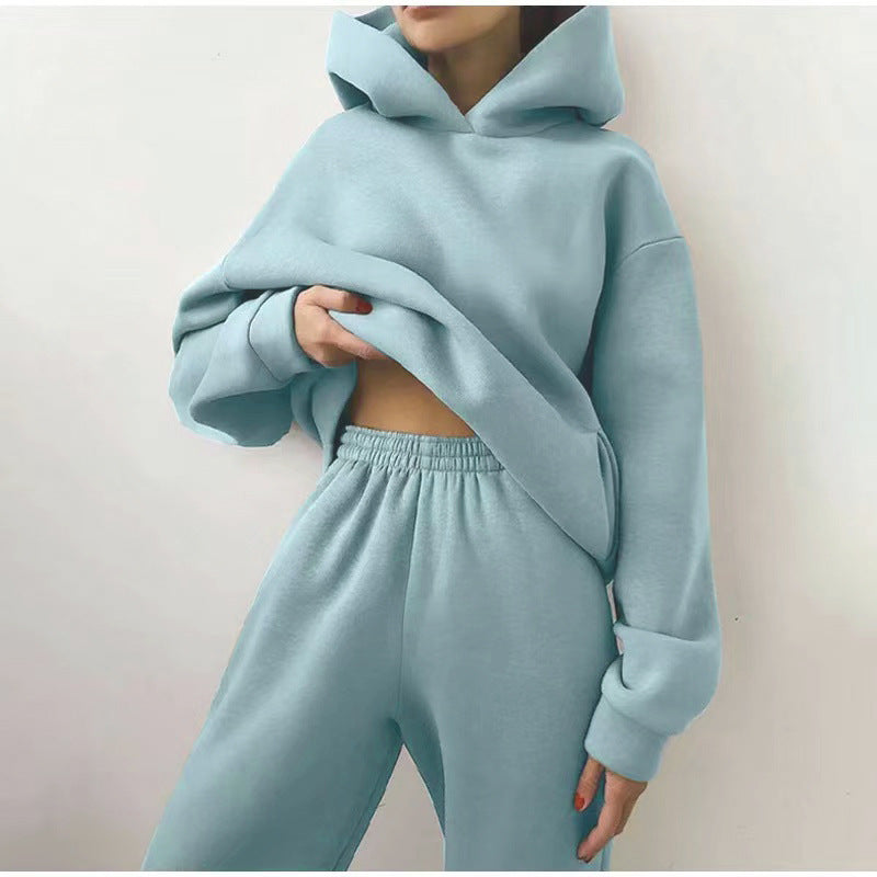 Damen Sportliches Set mit Hoodie und Jogginghose WW