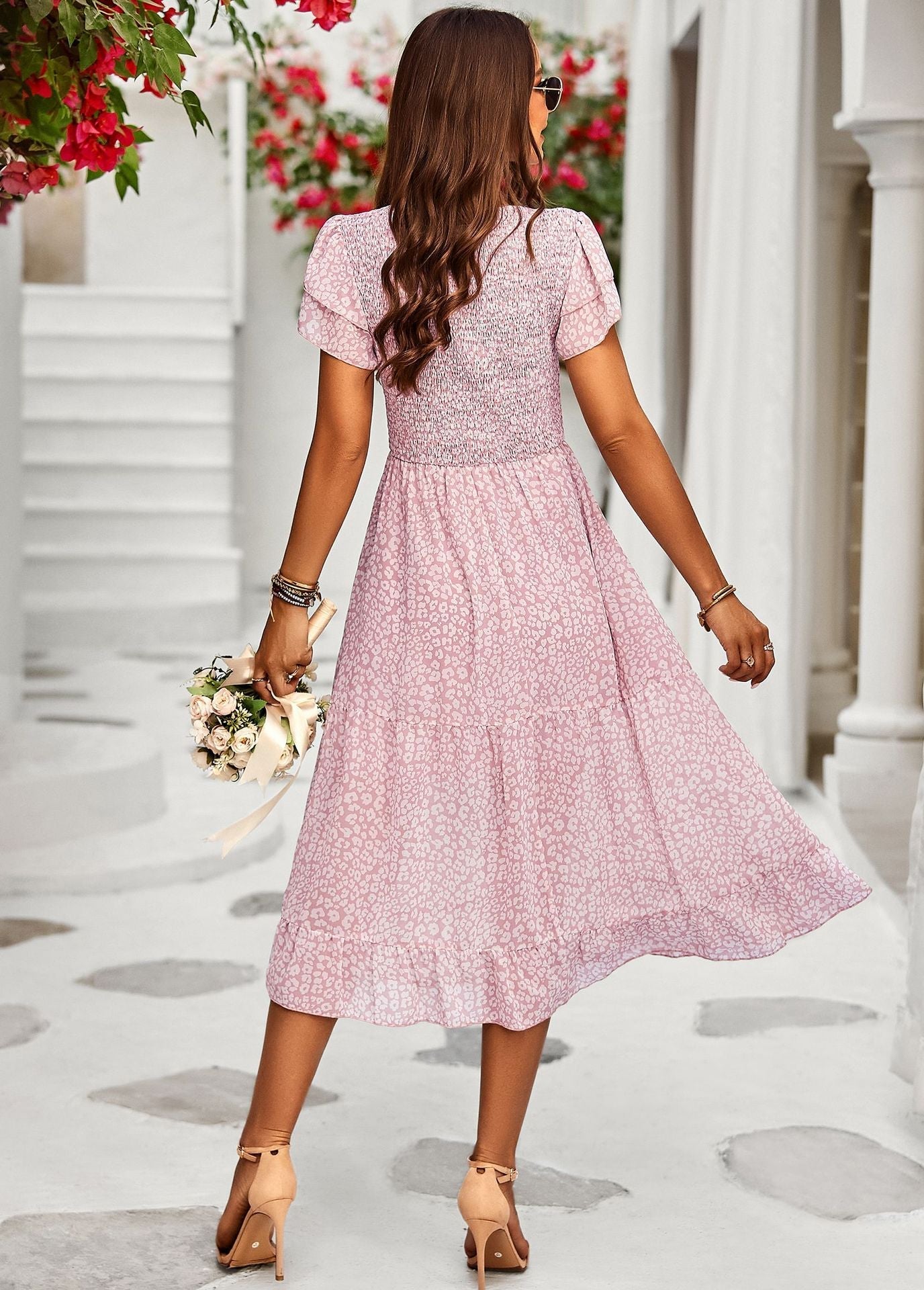 WW | V-Ausschnitt Kurzarm Flared Midi Kleid