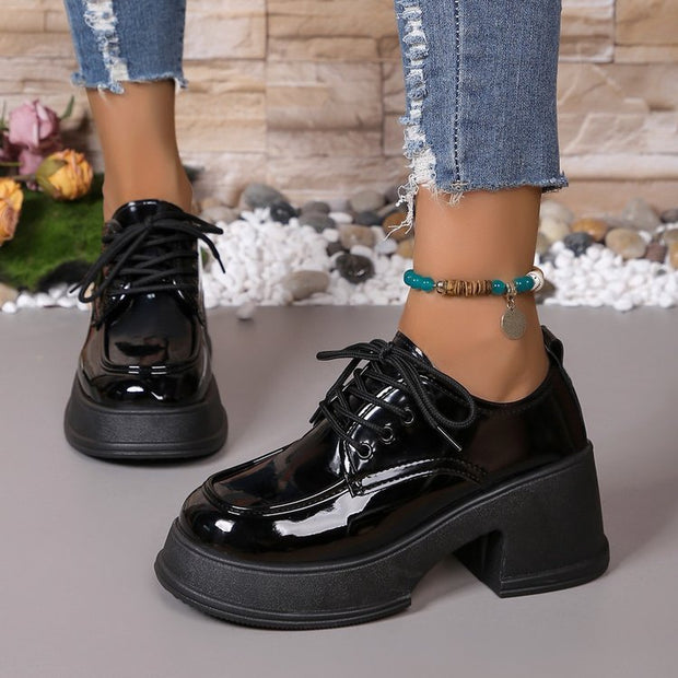 Damen Schnürschuhe mit glänzender Oberfläche und modischem Blockabsatz W&W