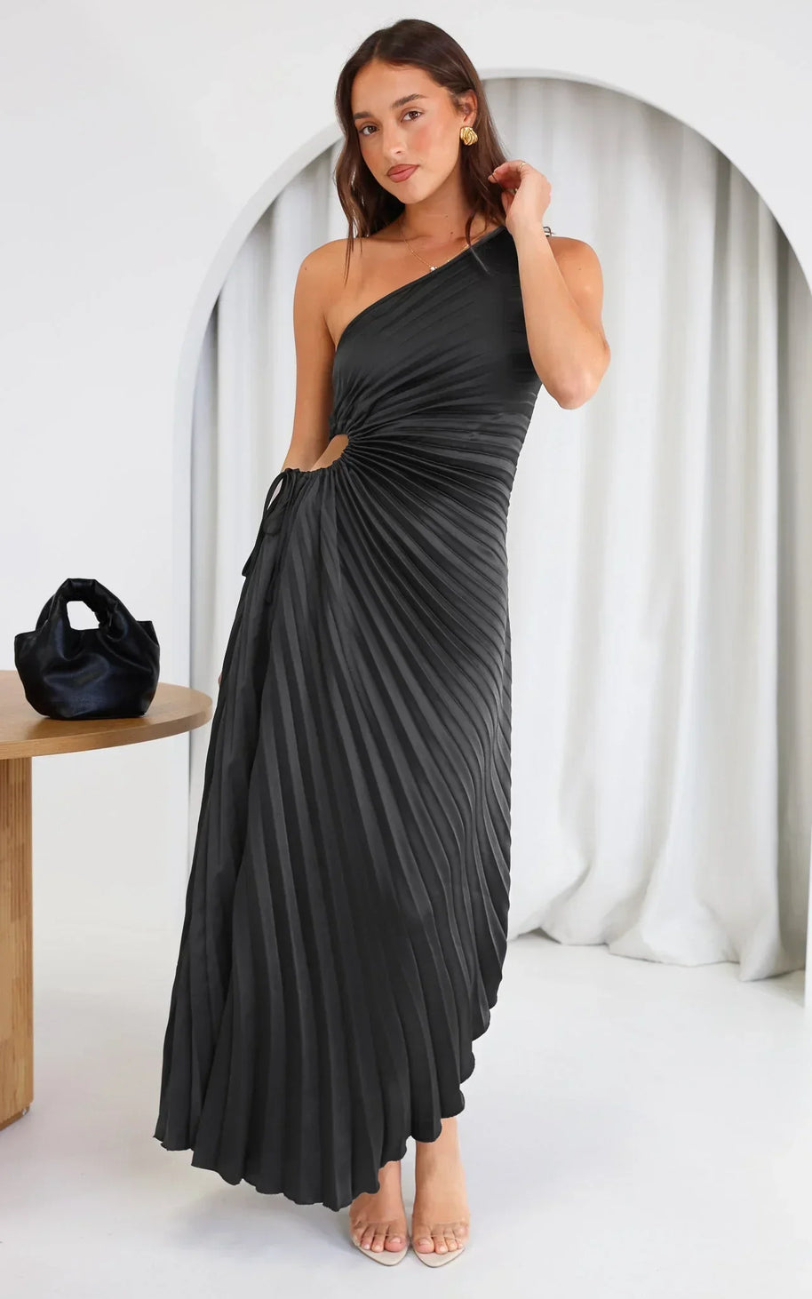 WW | One Shoulder Plissee Midi Kleid