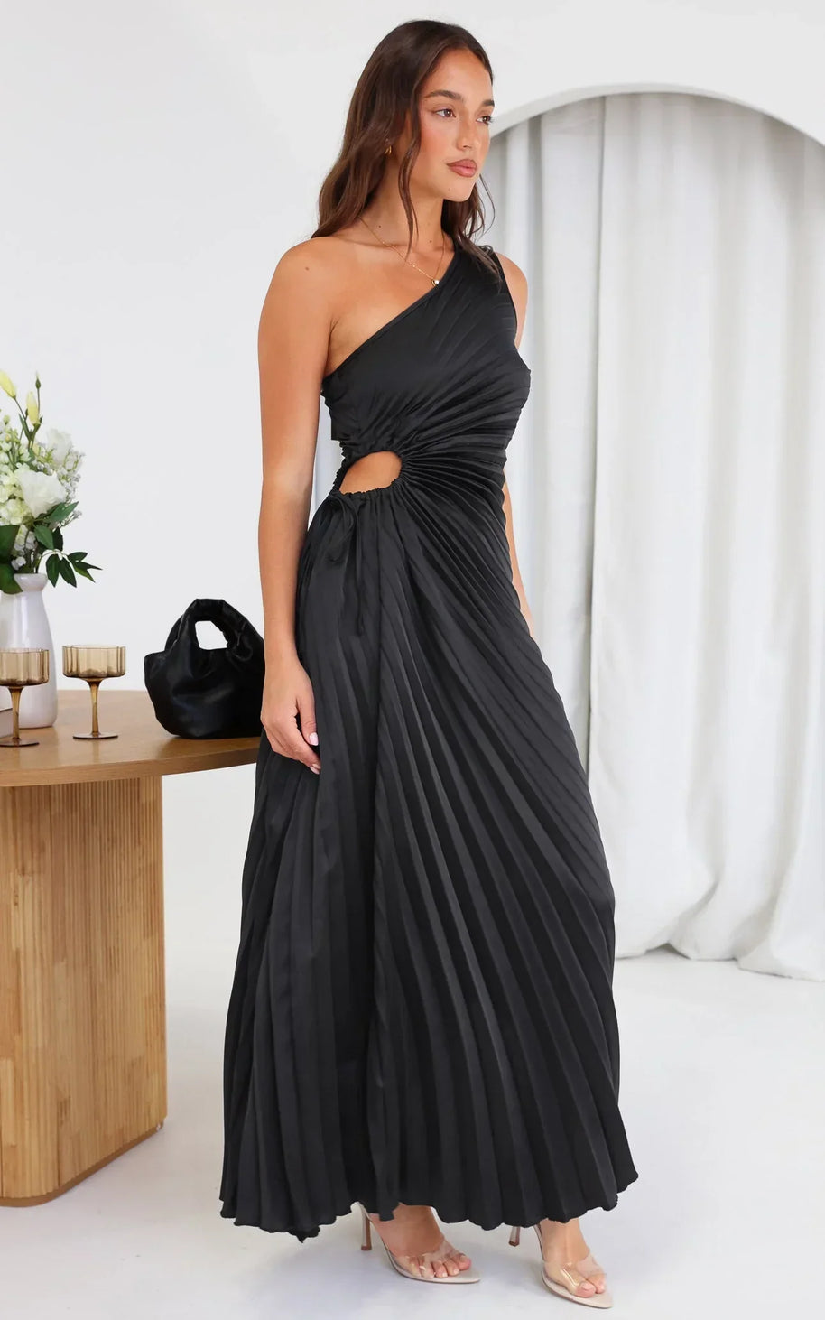 WW | One Shoulder Plissee Midi Kleid