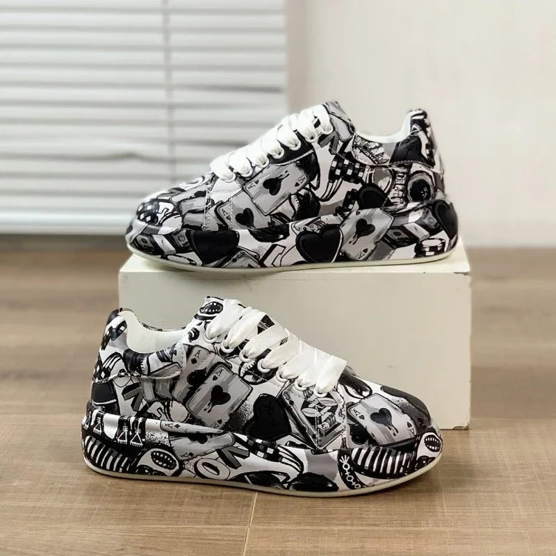 WW | Lebendige Sportschuhe Im Graffiti-Stil