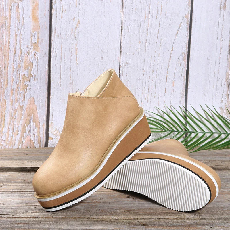 W&W - Stilvolle Stiefeletten mit Zipper und Plateau