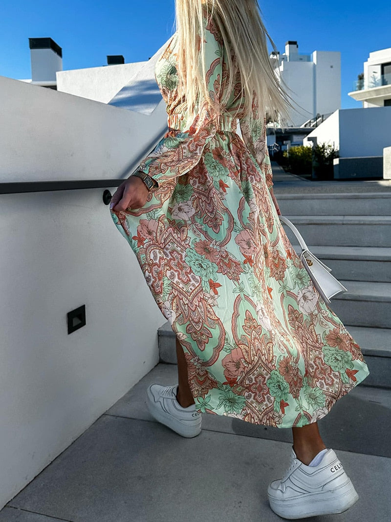 Maxikleid mit hohem Schlitz