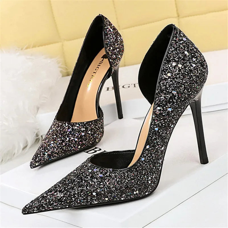 WW | Glitzernder, Spitzer Stiletto Absatz