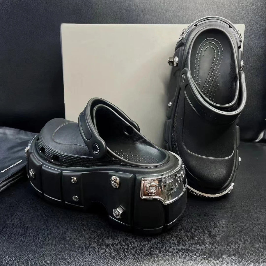 WW - Punk-Nieten-Plattformschlappen