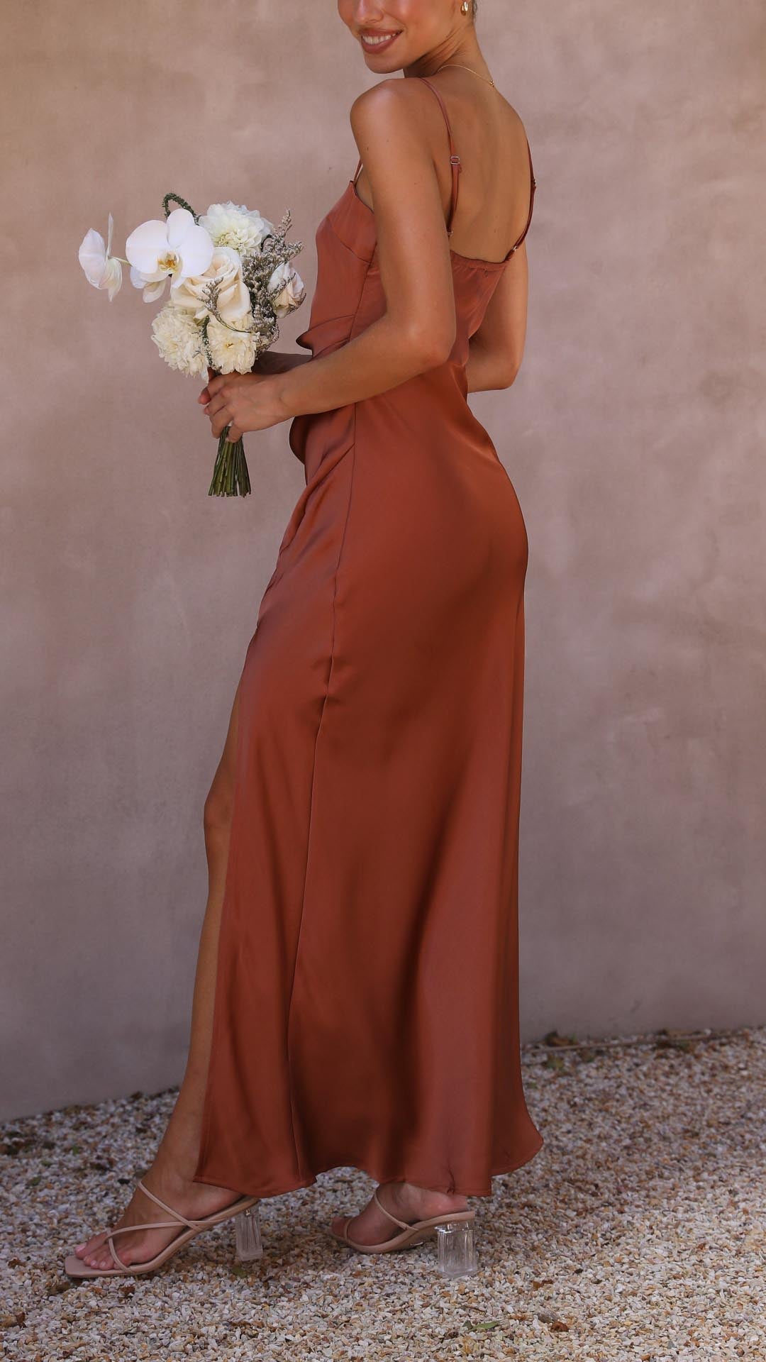 WW | Quadrat-Ausschnitt Satin Plissiertes Maxikleid