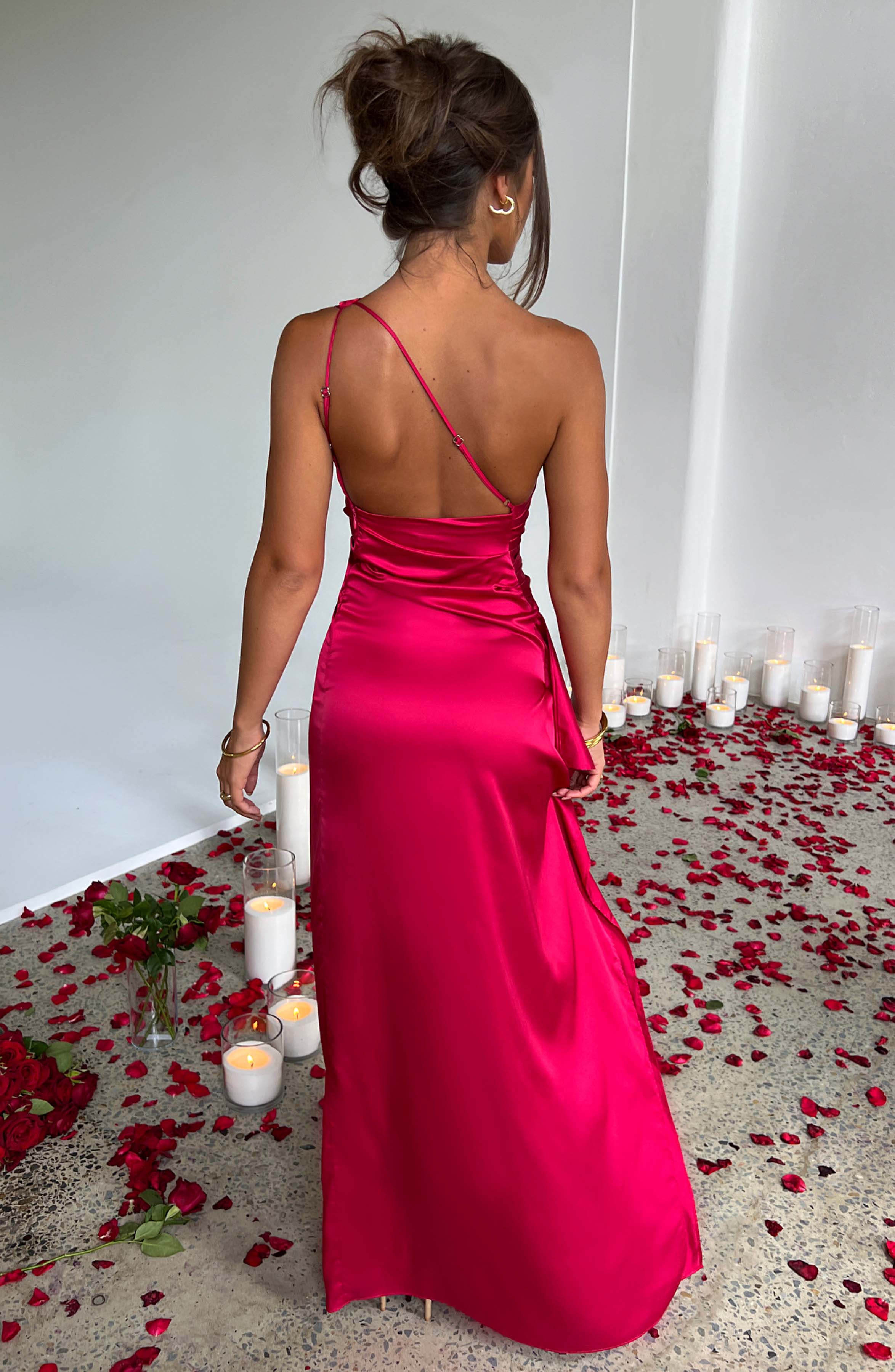 Suzy | One Shoulder Kleid