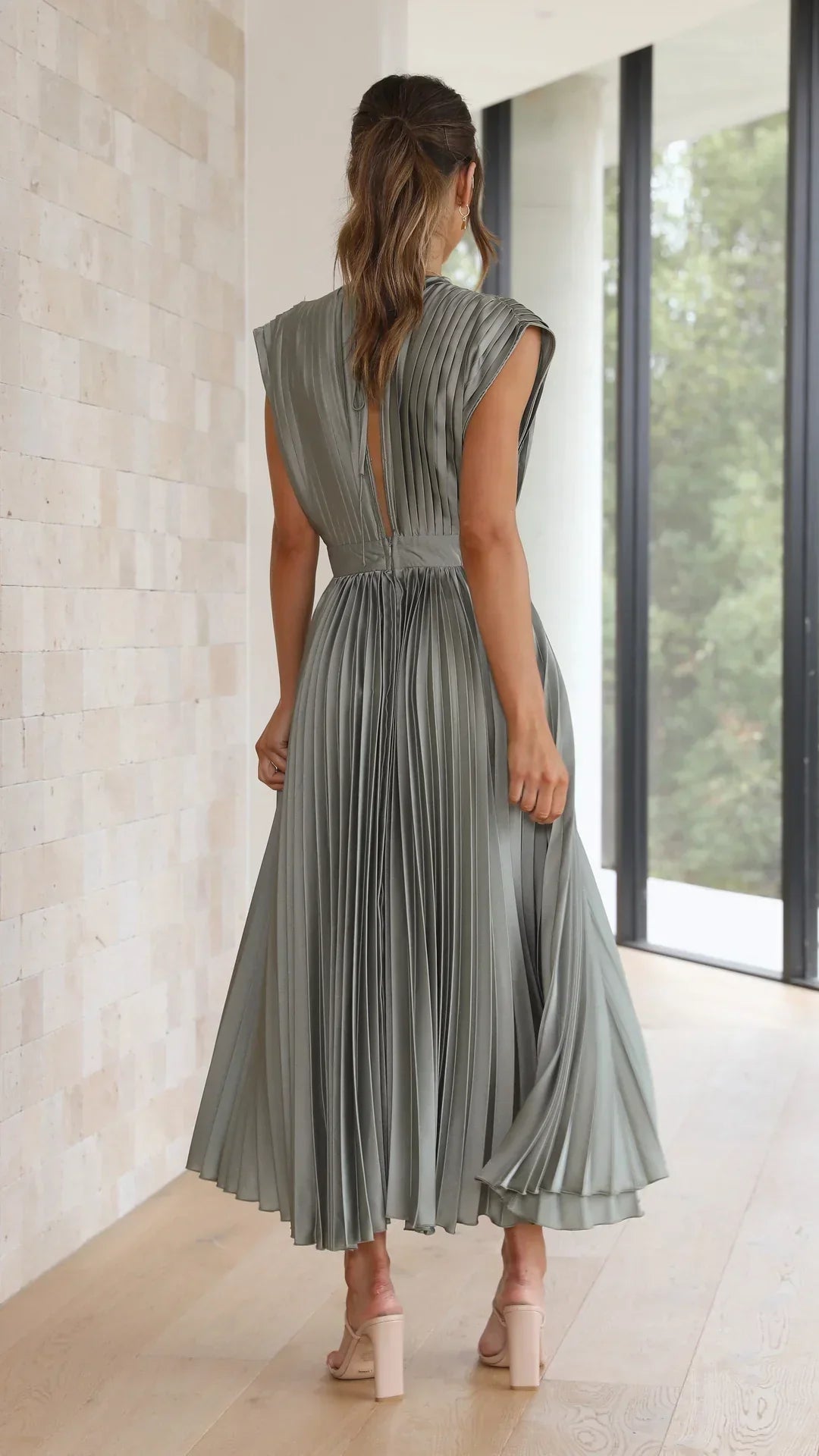 WW | Faltendes Plunge Midi Kleid