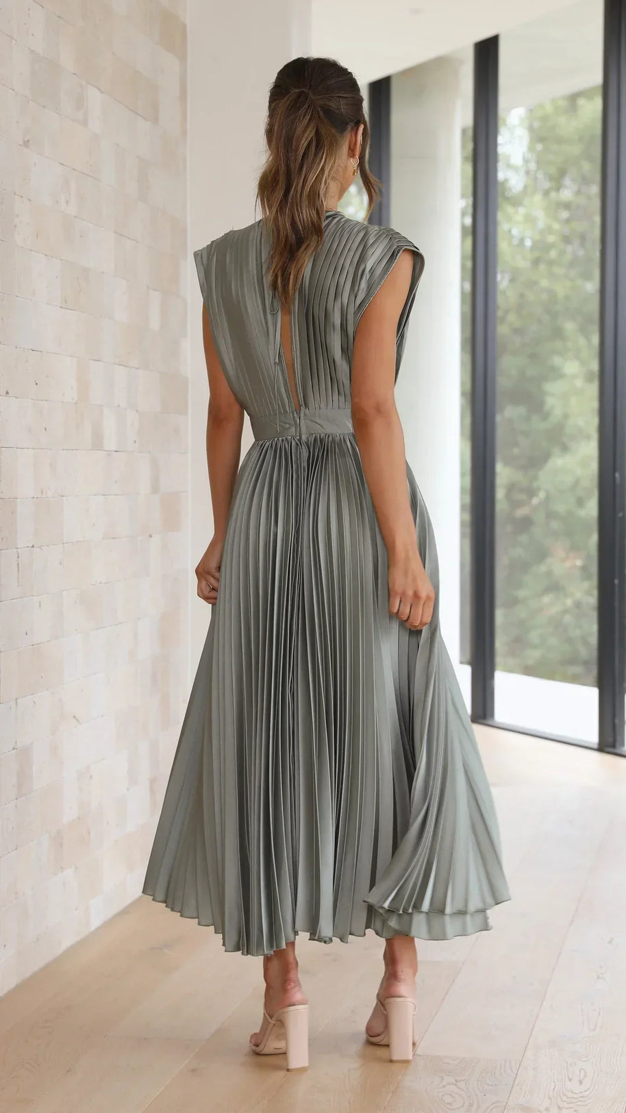 WW | Faltendes Plunge Midi Kleid