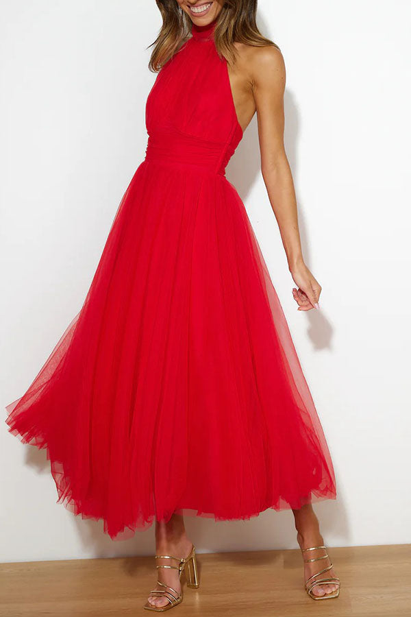 Feminines Sommerkleid mit fließendem Rock & eleganter Silhouette