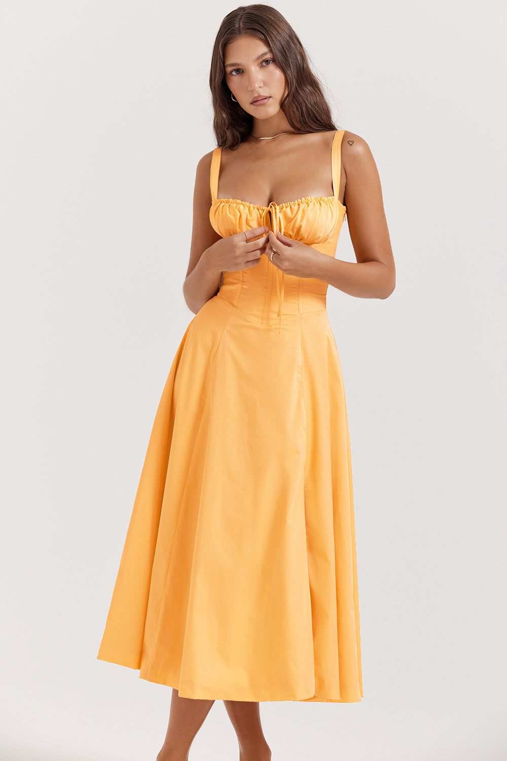WW - Midikleid mit tailliertem Oberteil und ausgestelltem Rock | Minikleid mit Spaghettiträgern