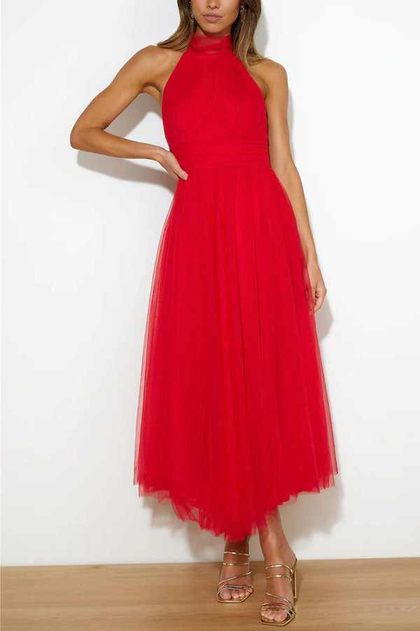 Feminines Sommerkleid mit fließendem Rock & eleganter Silhouette