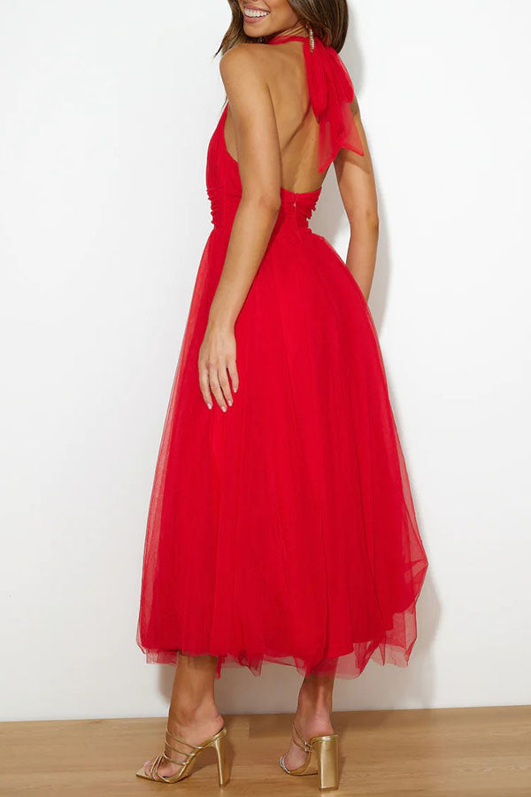 Feminines Sommerkleid mit fließendem Rock & eleganter Silhouette