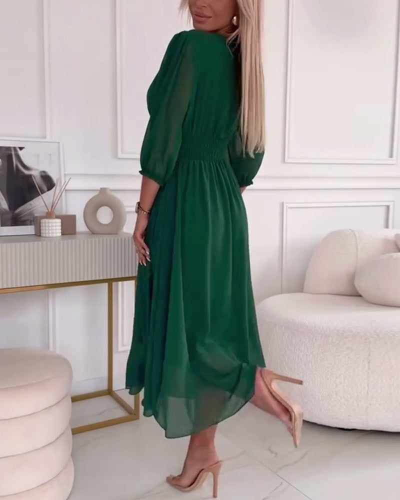 WW | Unifarbenes Tailliertes Kleid mit V-Ausschnitt
