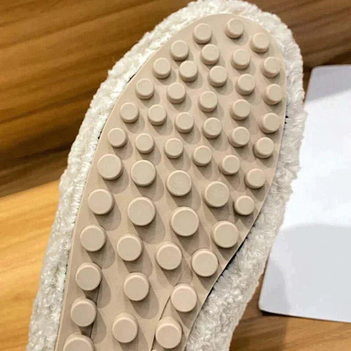 WW | Pelzige Schuhe