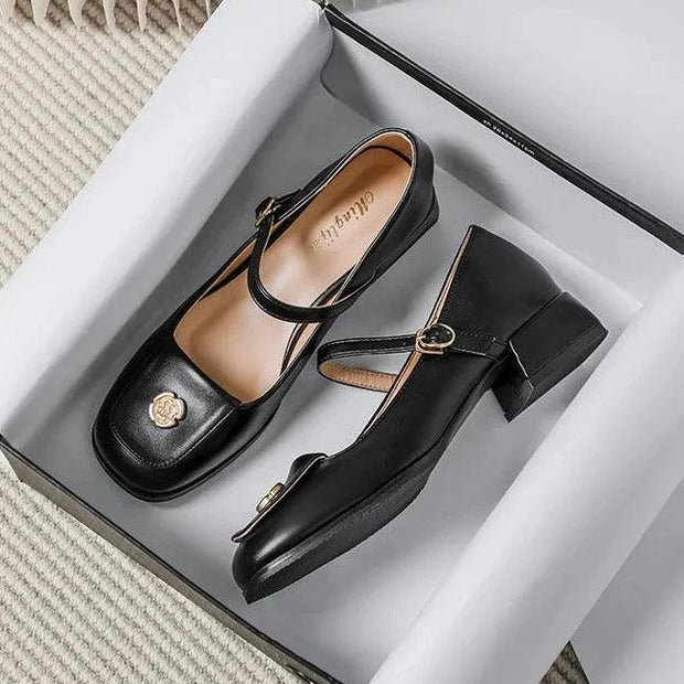 WW | Mary-Jane-Flats mit Eckiger Spitze und Blumendetail