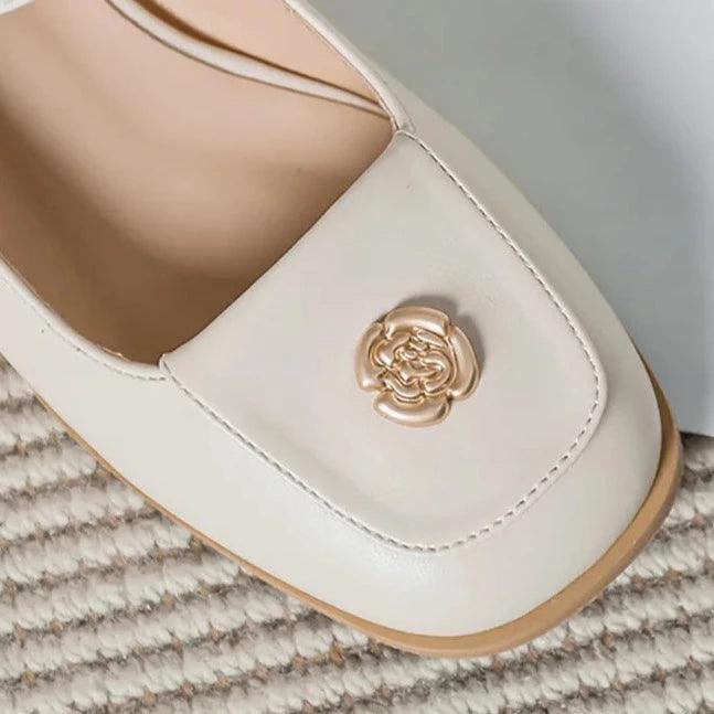 WW | Mary-Jane-Flats mit Eckiger Spitze und Blumendetail